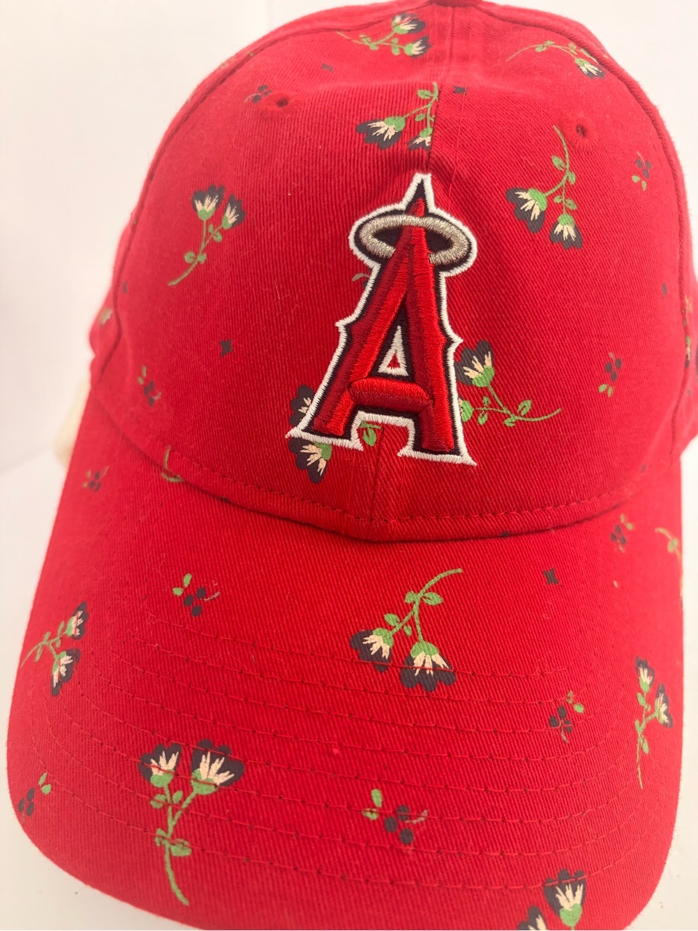 🥀Red Floral Baseball Cap with Embroidered 'A' Logo